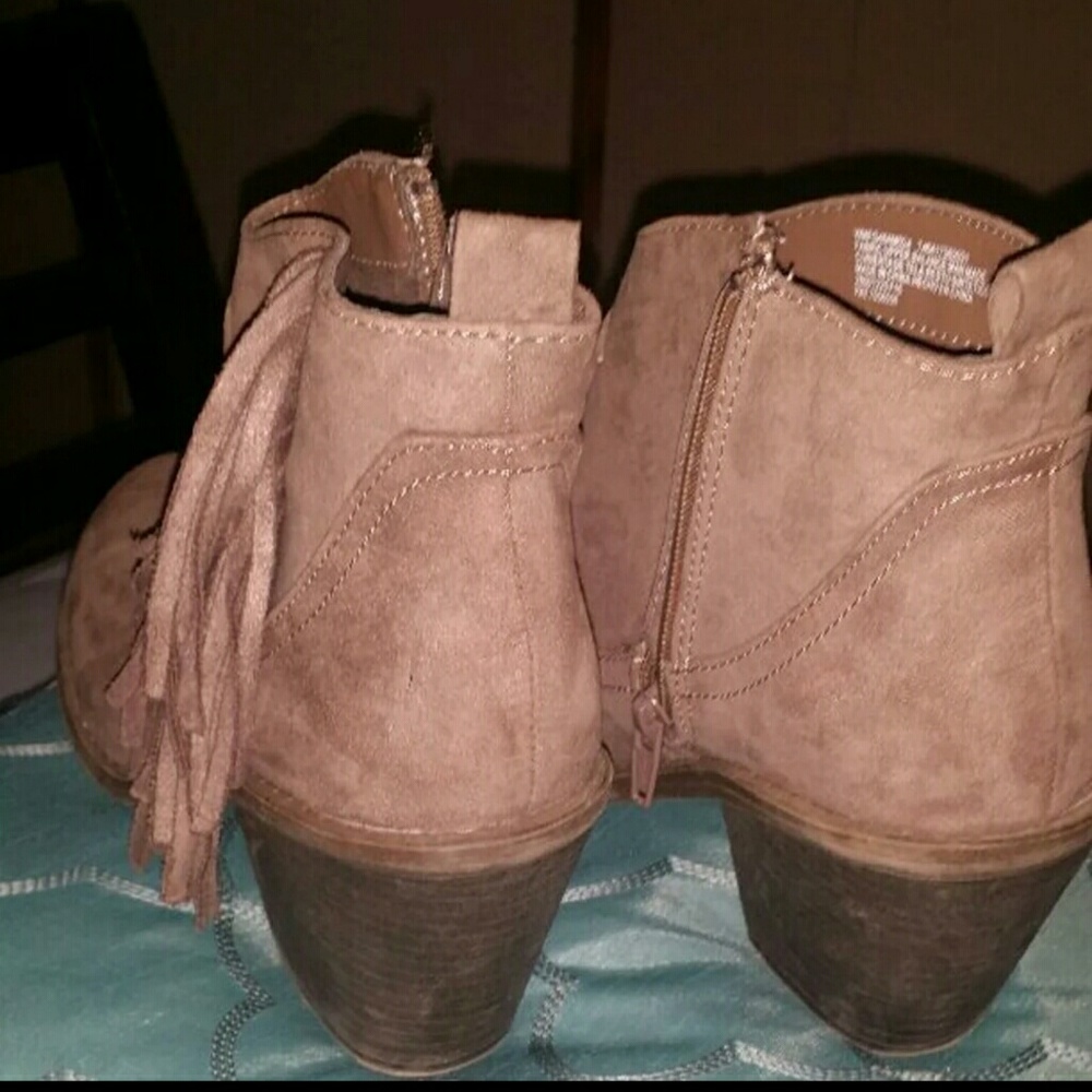 Booties - Picture 4 of 4